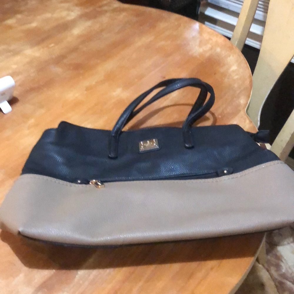 Gussaci purse